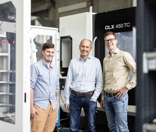 Da sinistra a destra: Stefan Gygax, CEO di Bunorm Maschinenbau AG, Hans Gattlen, Presidente del Consiglio di amministrazione di SwissFactory.Group e Felix Reinert, CEO di ProtoShape 3D-Printing AG