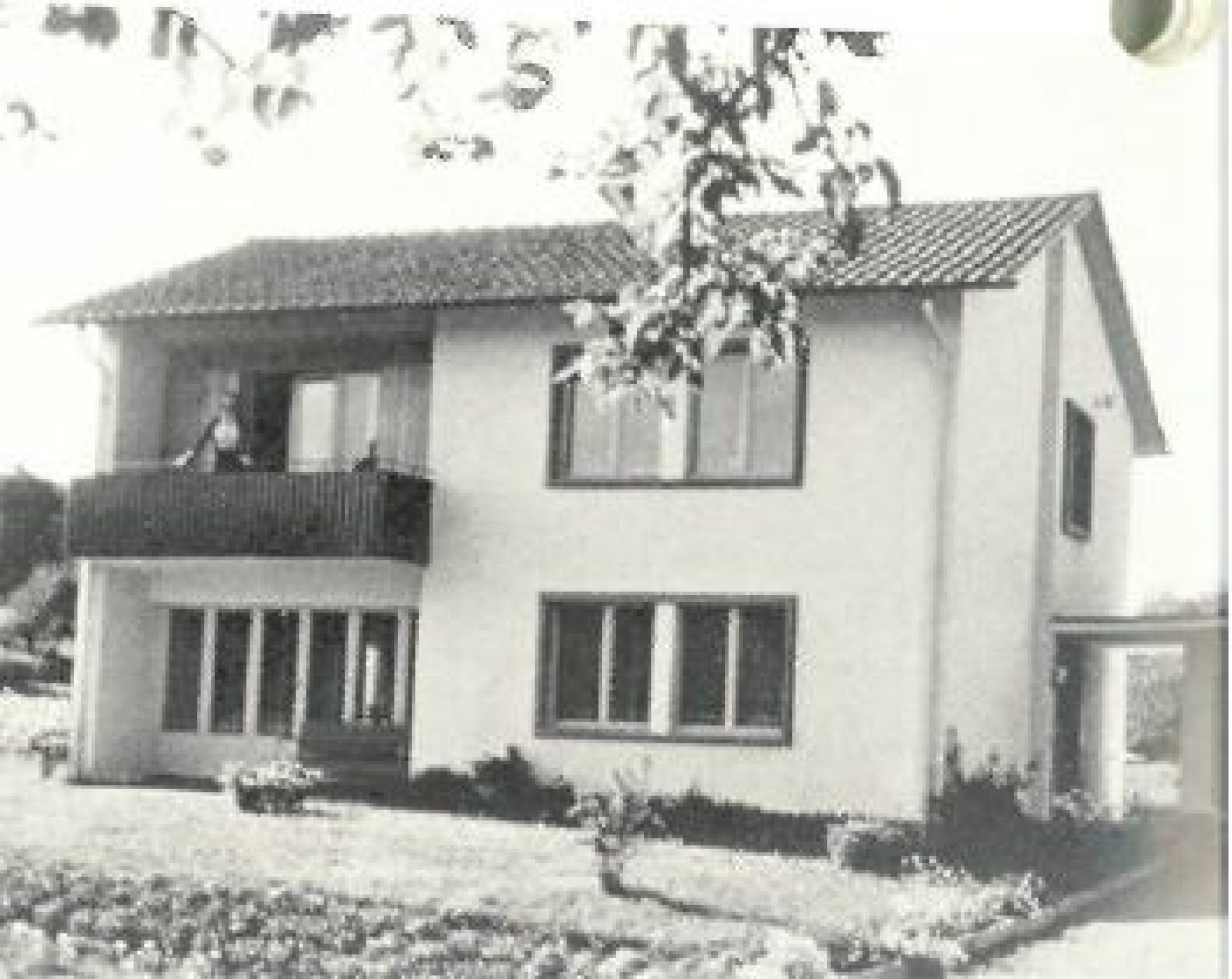 1957 -1966: im Wohnhaus eines Lehrers, in der Nähe des Baugeschäftes Leuthard 